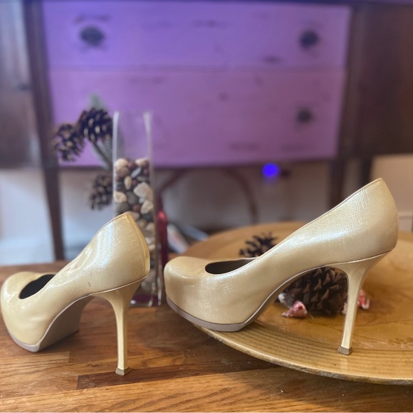 YVES SAINT LAURENT Patent Leather Pumps Size 9 - Picture 11 of 13